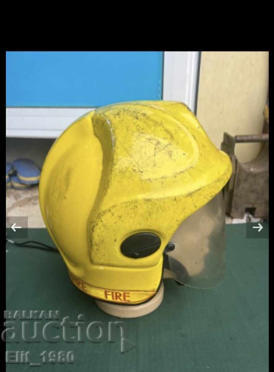 Casca de pompier (Anglia) cu preț € 60.00 | 117.35 BGN