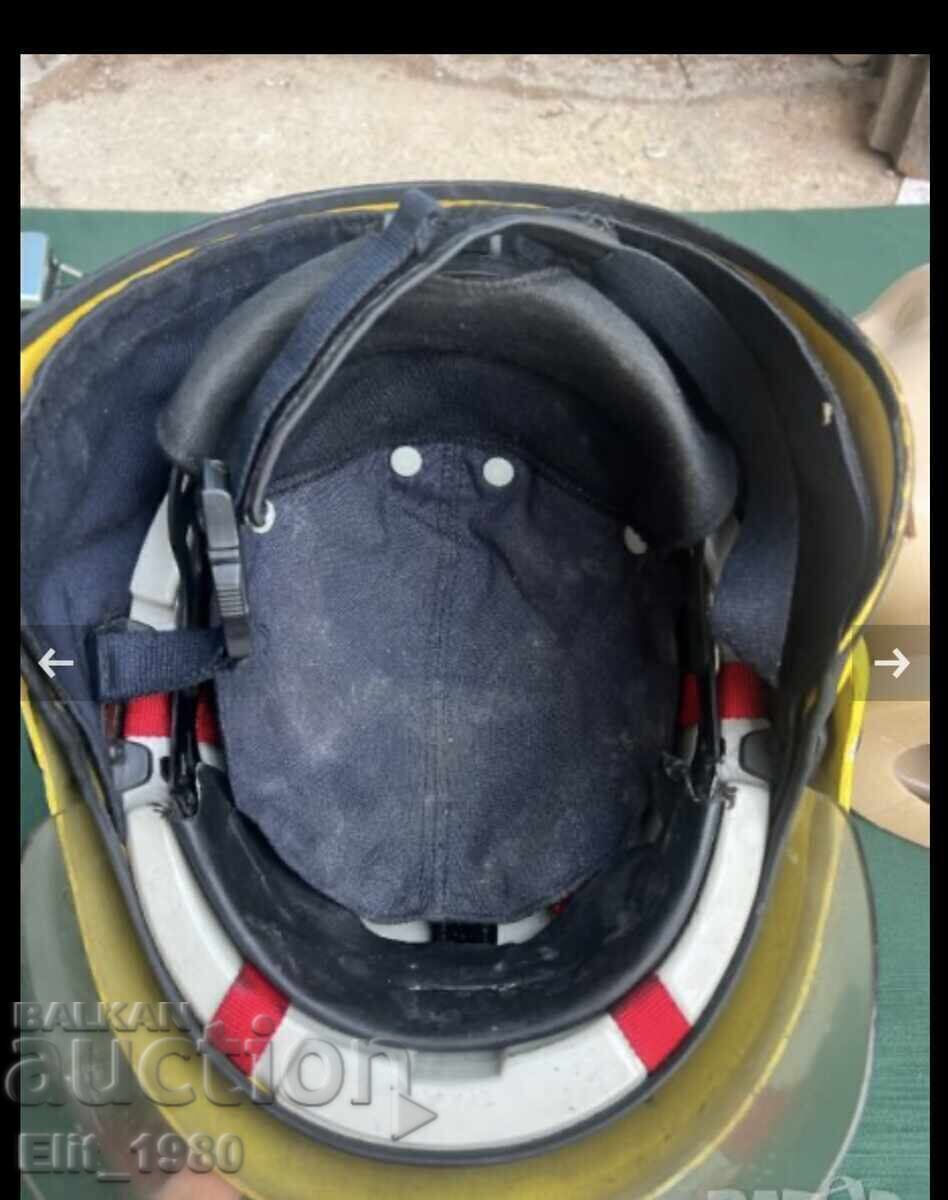 Firefighter helmet (England) - 7