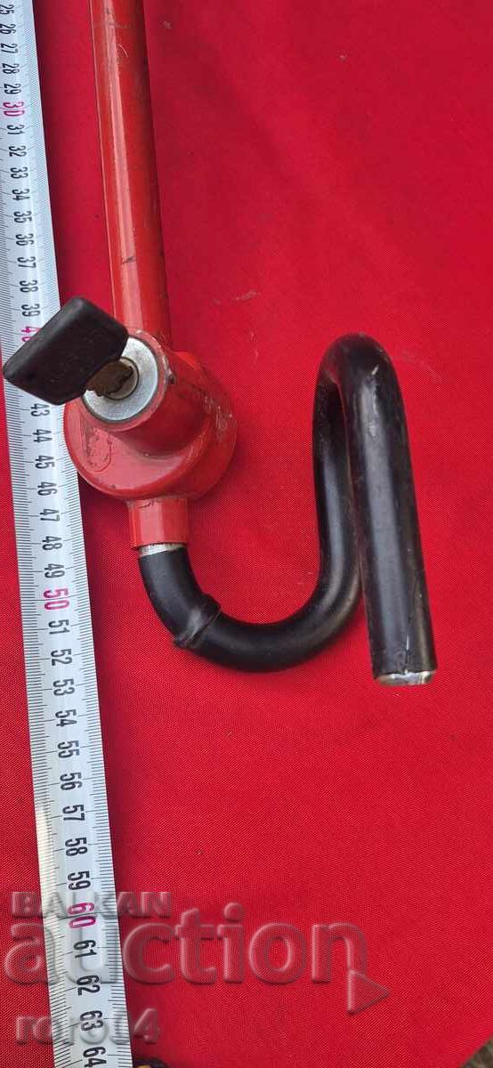 АВТО БАСТУН  ЗА ЗАКЛЮЧВАНЕ НА ВОЛАН / ПЕДАЛИ с цена 59.99 лв. | € 30.67