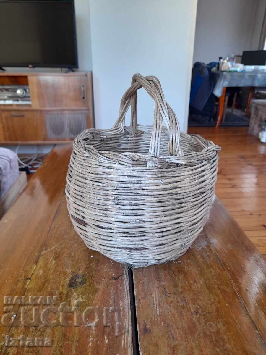 Coș vintage cu preț 38.00 BGN | € 19.43