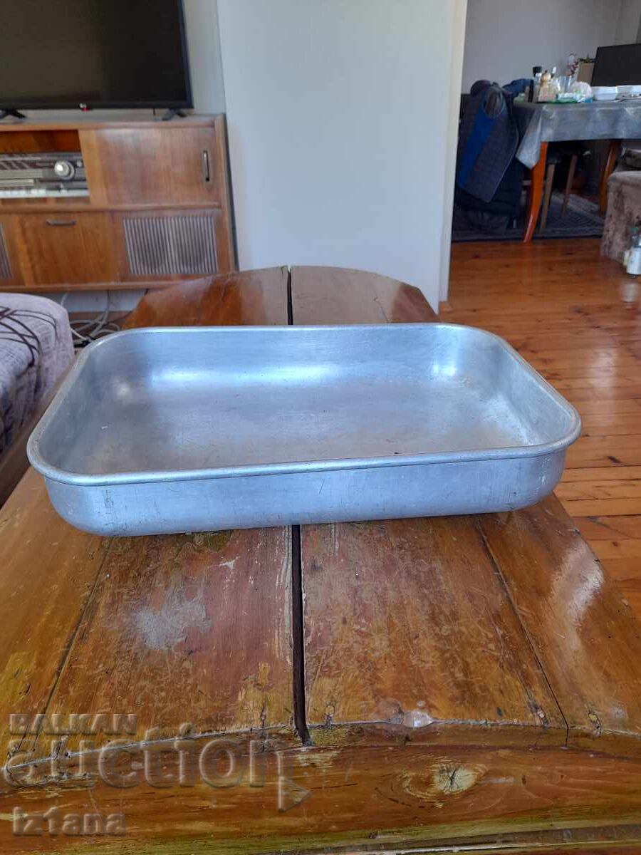 Old aluminum tray, casserole