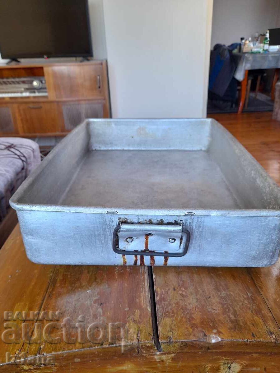 Old aluminum tray, casserole with price 100.00 BGN | € 51.13