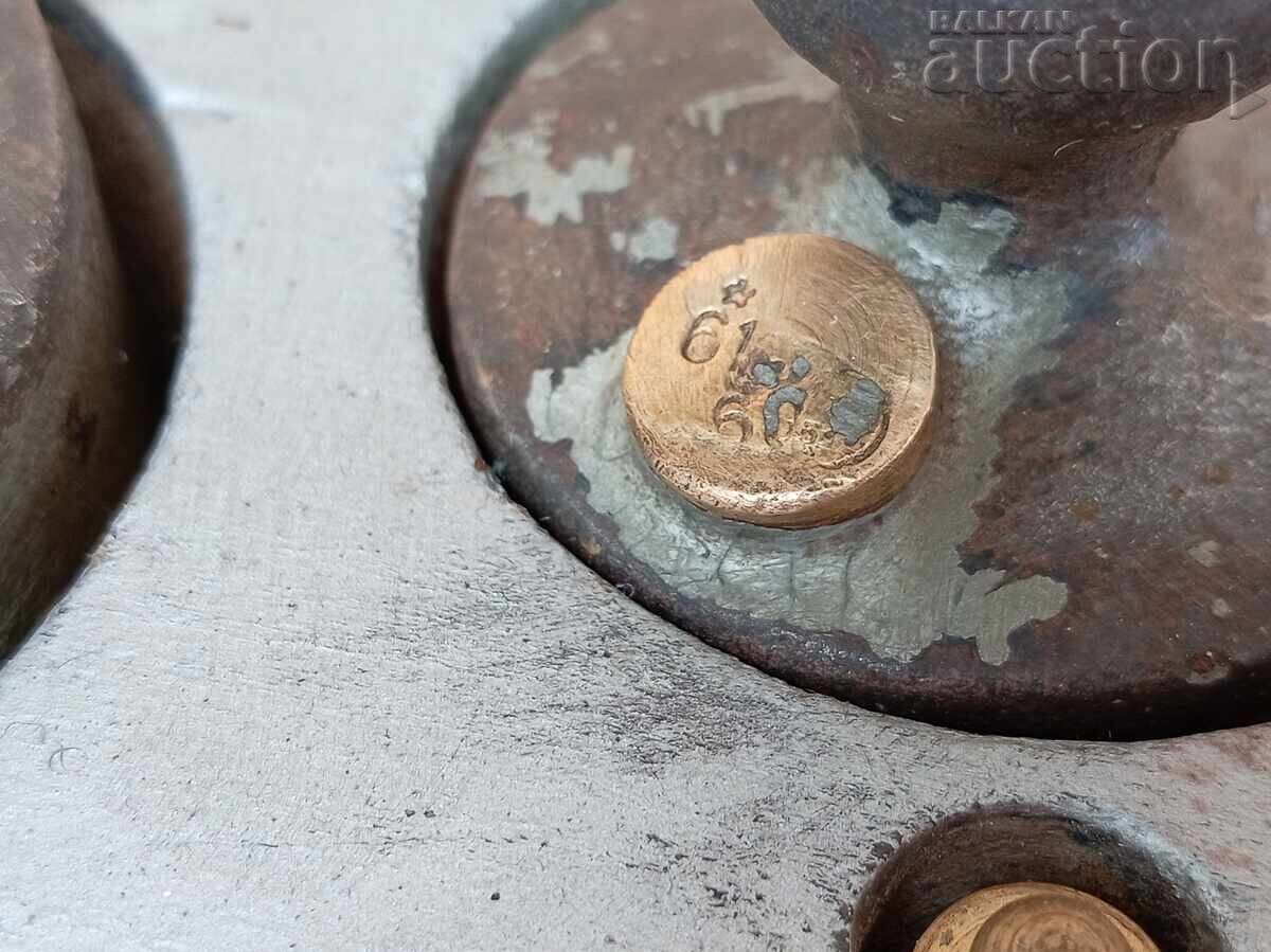 Cântar 1 kilogram și jumătate, greutăți 10 gr, lot cu preț 51.00 BGN | € 26.08