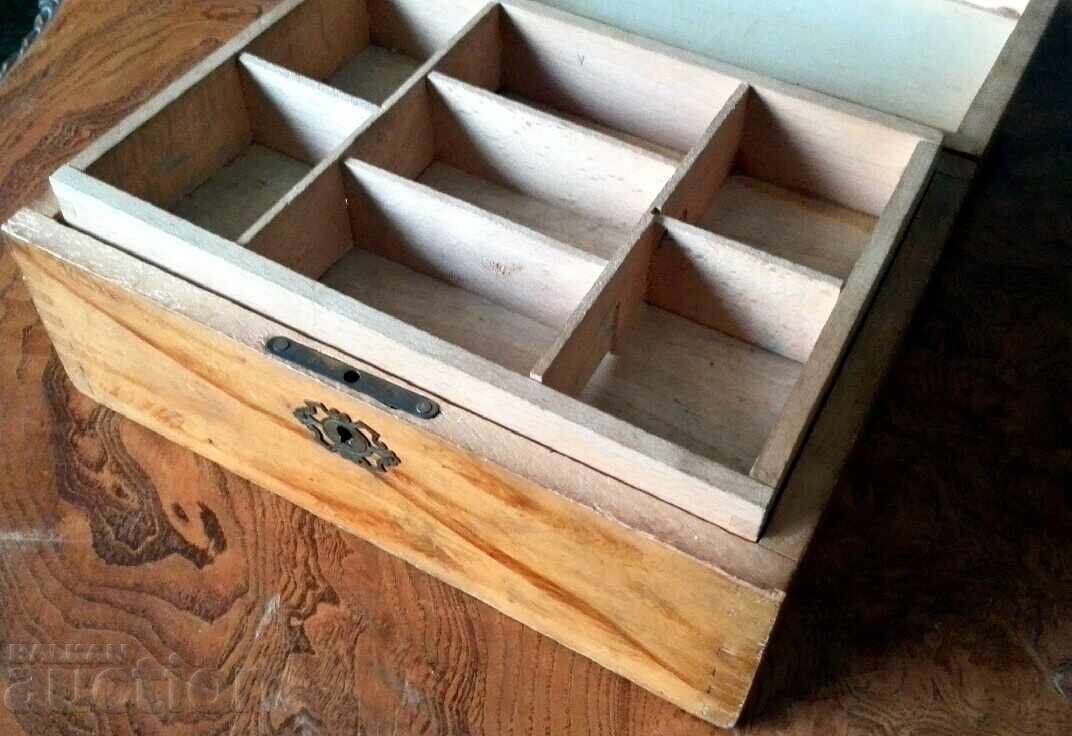 Δημοπρασία Όμορφο παλιό ξύλινο κουτί ωρολογοποιίας Δημοπρασία Όμορφο παλιό ξύλινο κουτί ωρολογοποιίας