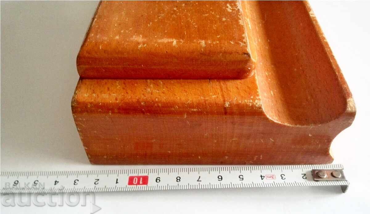 Доставка на дървена, двойна мастилница от 1940те год. Доставка на дървена, двойна мастилница от 1940те год.