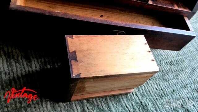 Veche toaletă de damă din anii 1920-1930 cu preț € 220.00 | 430.28 BGN