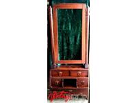 Veche toaletă de damă din anii 1920-1930