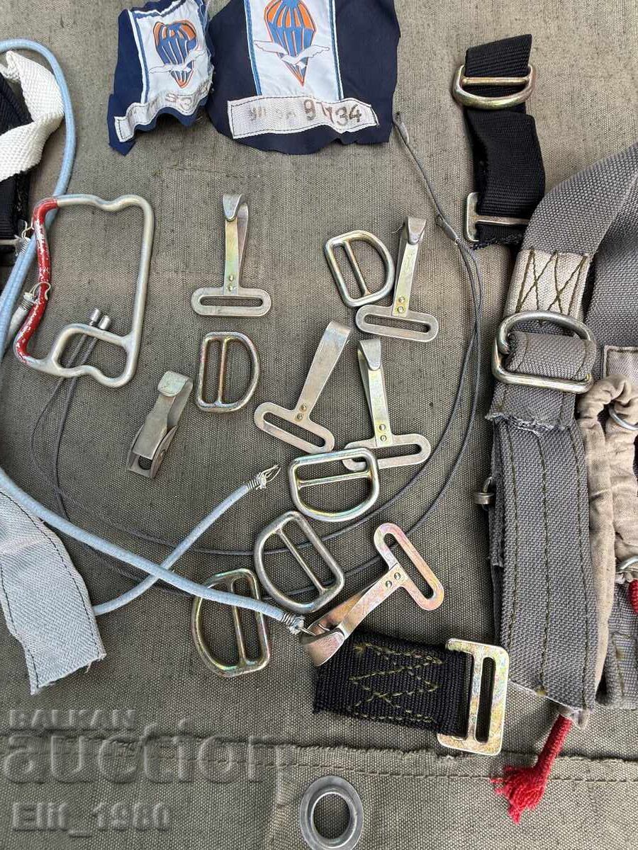 Livrarea Piese parașută Livrarea Piese parașută