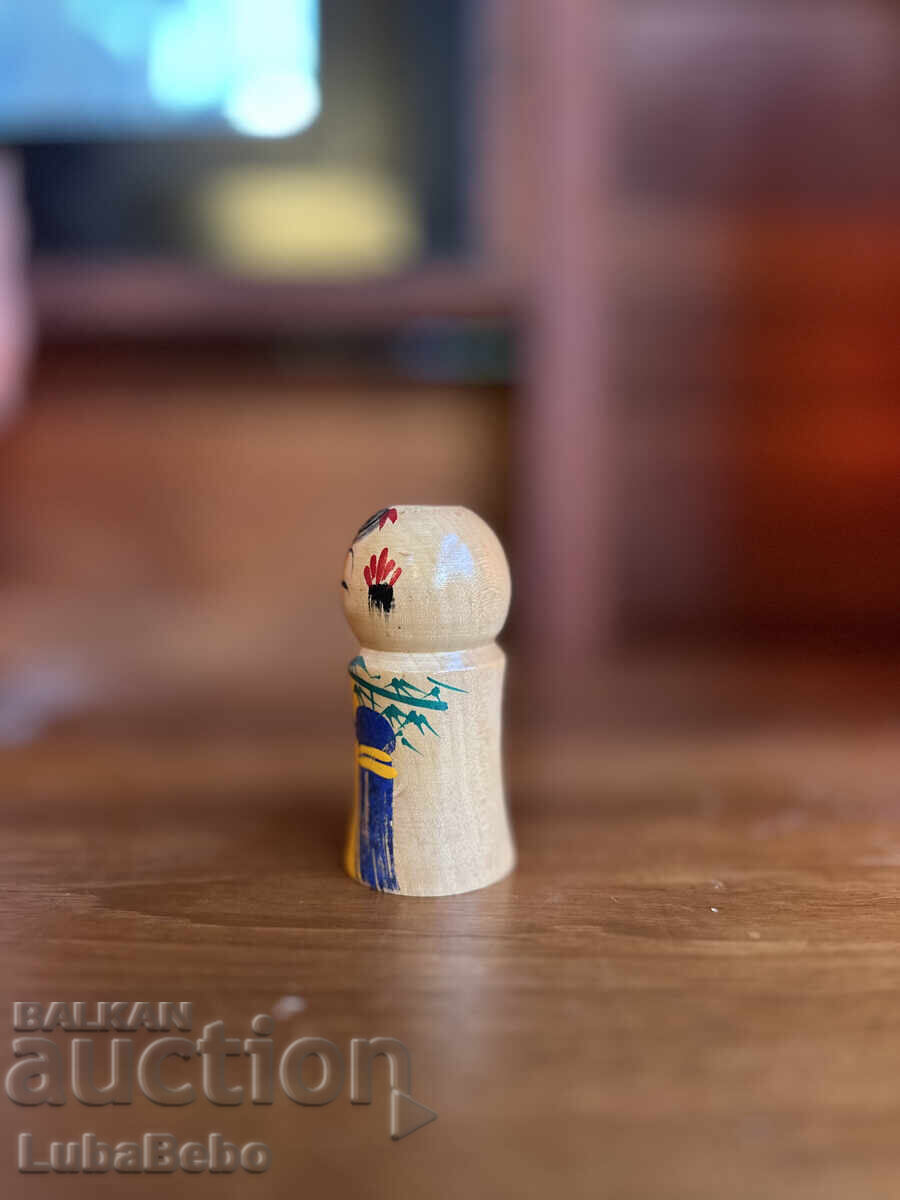 Papușa Kokeshi Sosaku cu preț 45.00 BGN | € 23.01