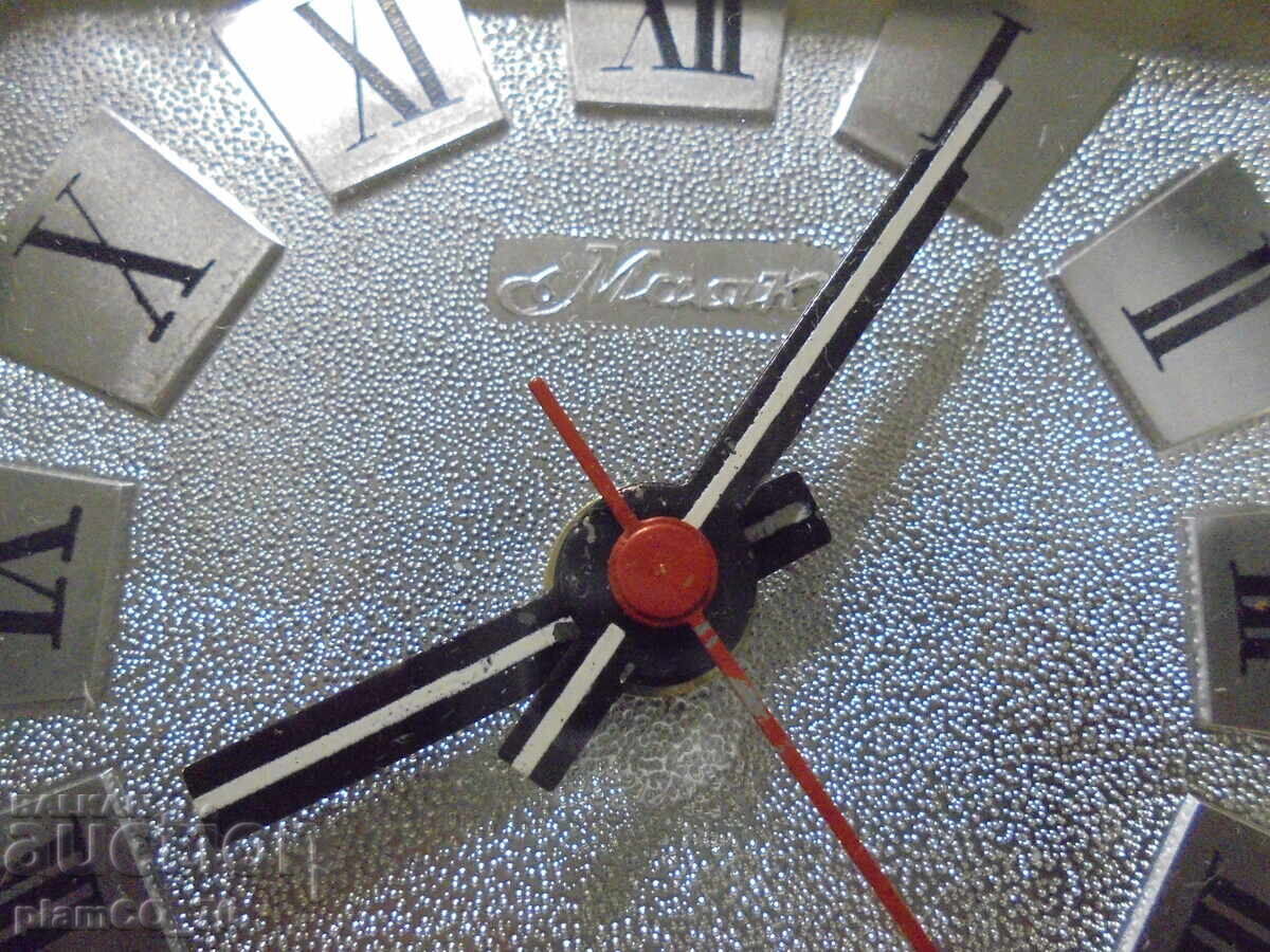 Auction  No. 8297 Vintage "Mayak" Table Clock
