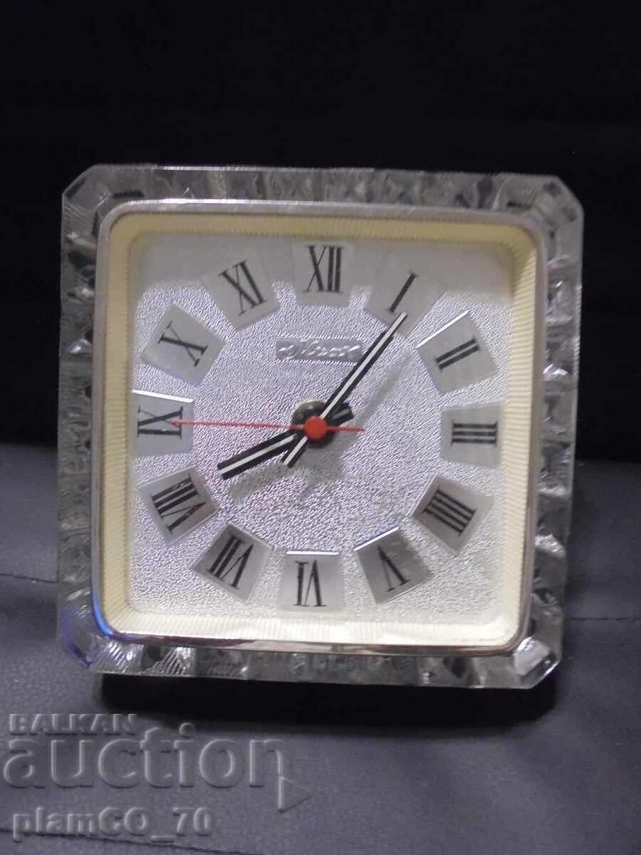 No. 8297 Vintage "Mayak" Table Clock - 5
