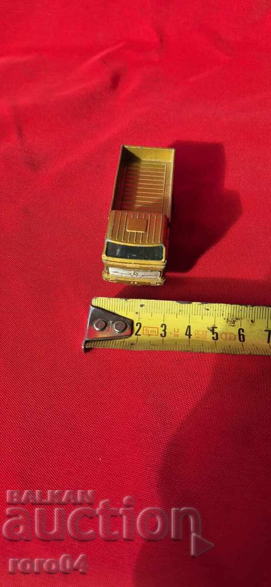 MATCHBOX - 6 MATCHBOX - 6