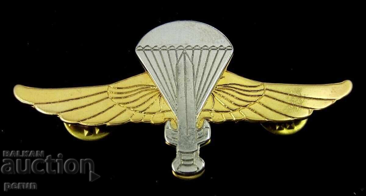 Σπάνιο στρατιωτικό σήμα - Πολεμική Αεροπορία Μακεδονίας - Εκπαιδευτής αλεξιπτωτιστών με τιμή 27.00 BGN | € 13.80