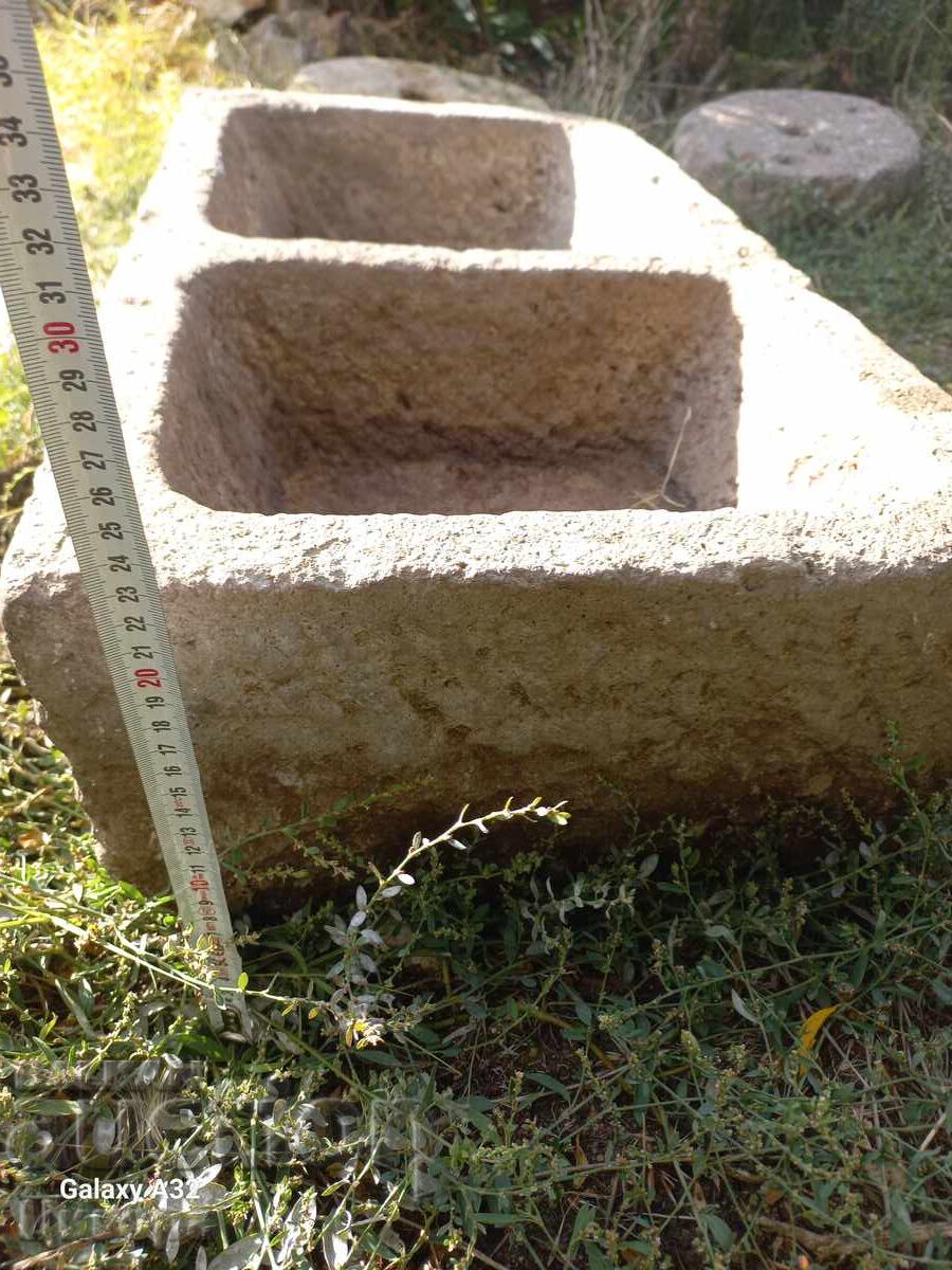 Licitație CHIUVETĂ DIN PIATRĂ CIOPLITĂ PIATRĂ UNICAT Licitație CHIUVETĂ DIN PIATRĂ CIOPLITĂ PIATRĂ UNICAT