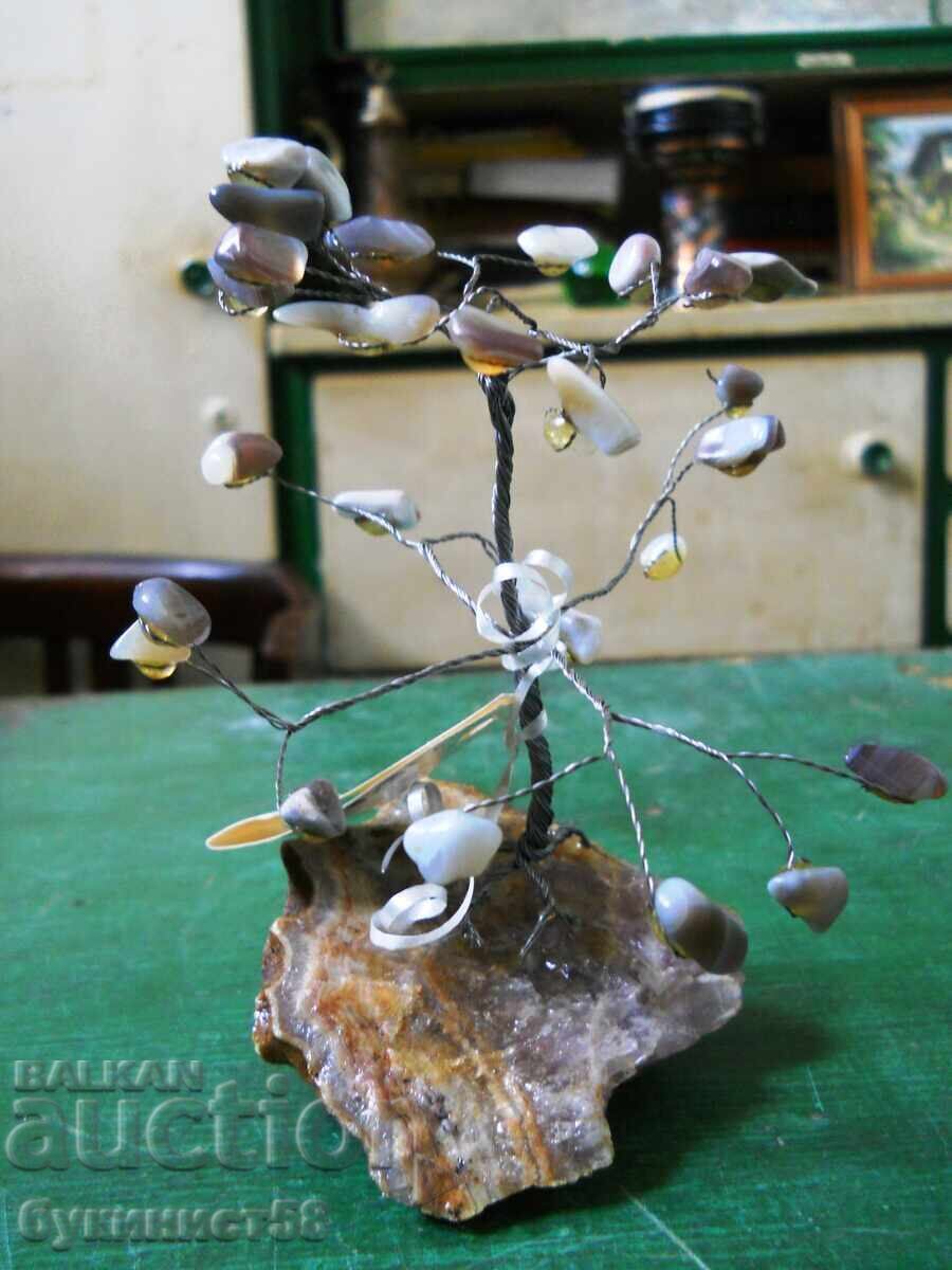 Souvenir - Tree of semi-precious stones (amethysts)
