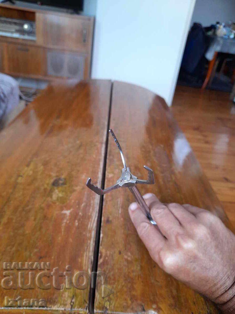 Доставка на Стара щипка за лед Доставка на Стара щипка за лед