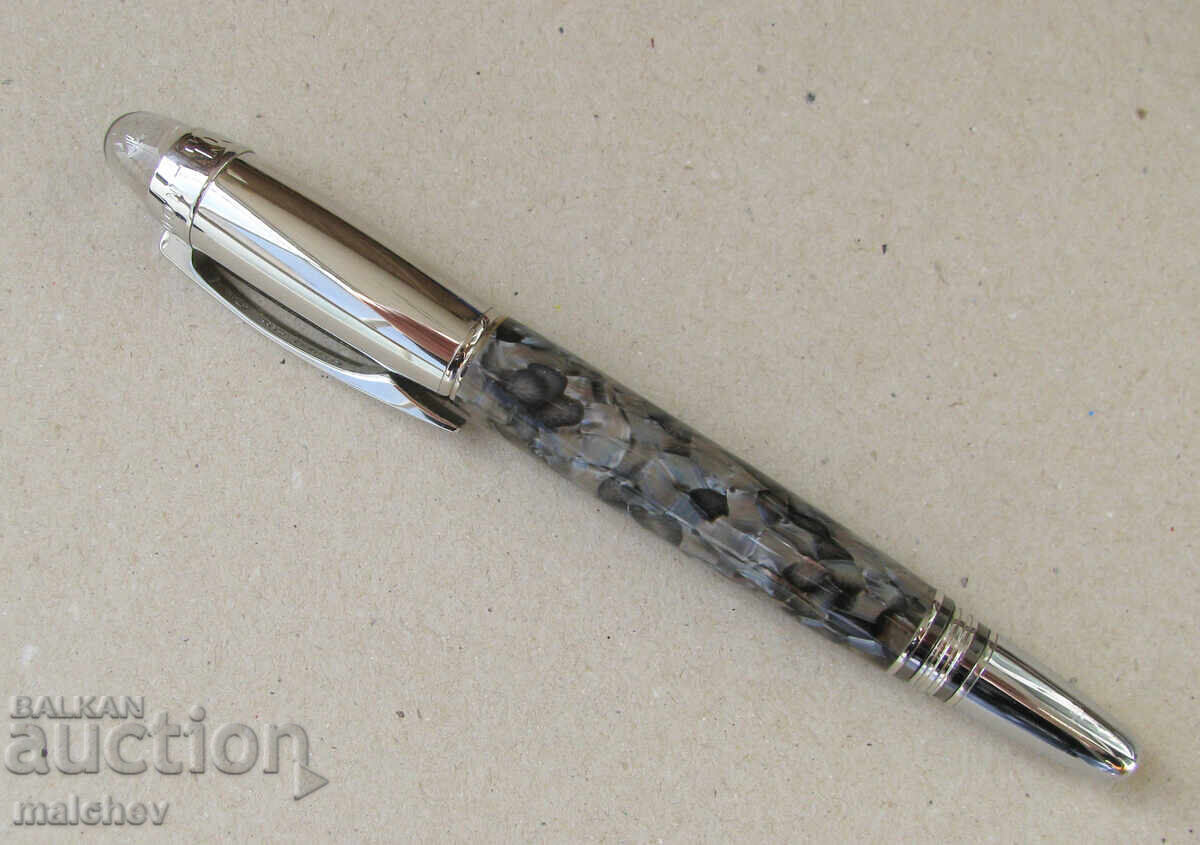 Luxury collectible Montblanc ballpoint pen, excellent condition Luxury collectible Montblanc ballpoint pen, excellent condition