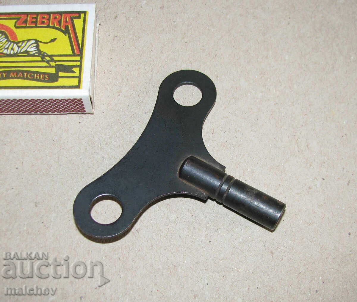 Μεγάλο κλειδί για ρολόι τοίχου, άνοιγμα 5/5 χιλ., άριστο με τιμή 12.00 BGN | € 6.14