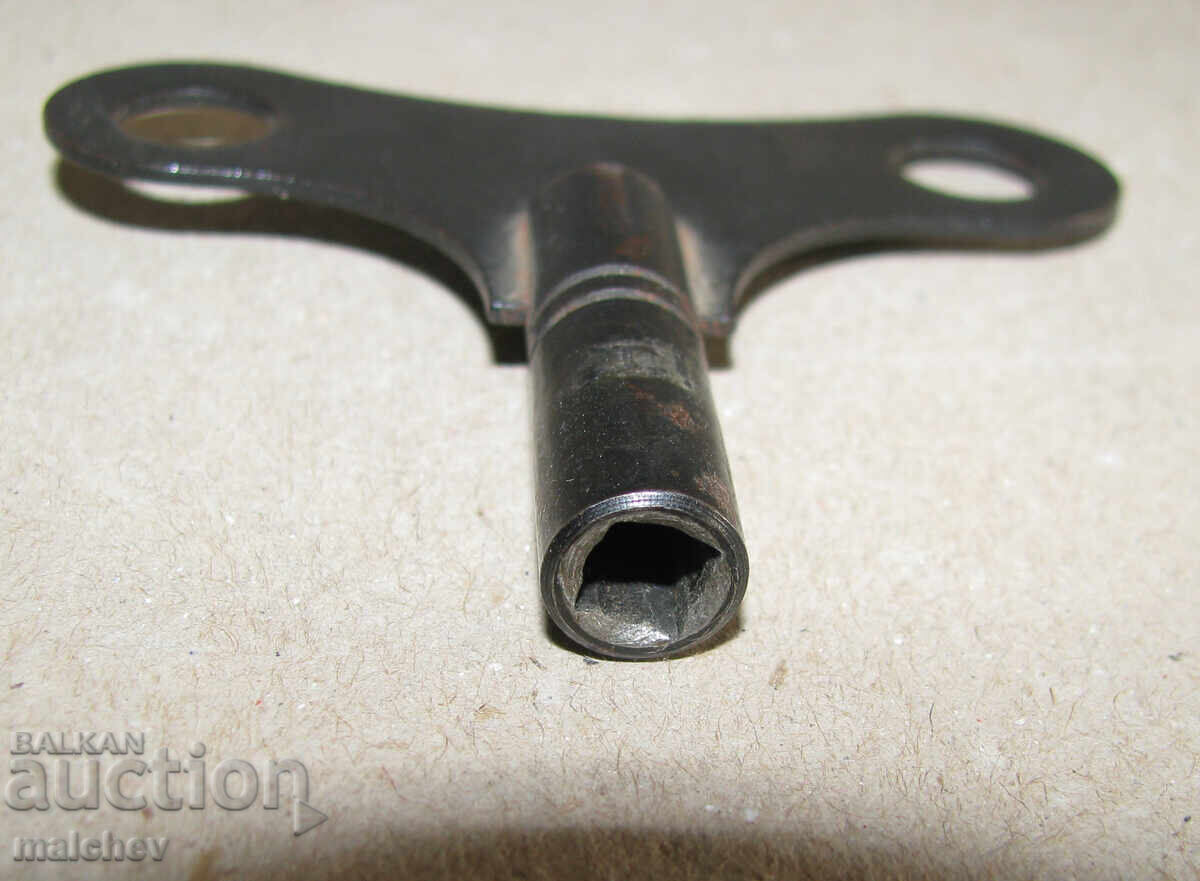 Δημοπρασία Μεγάλο κλειδί για ρολόι τοίχου, άνοιγμα 5/5 χιλ., άριστο