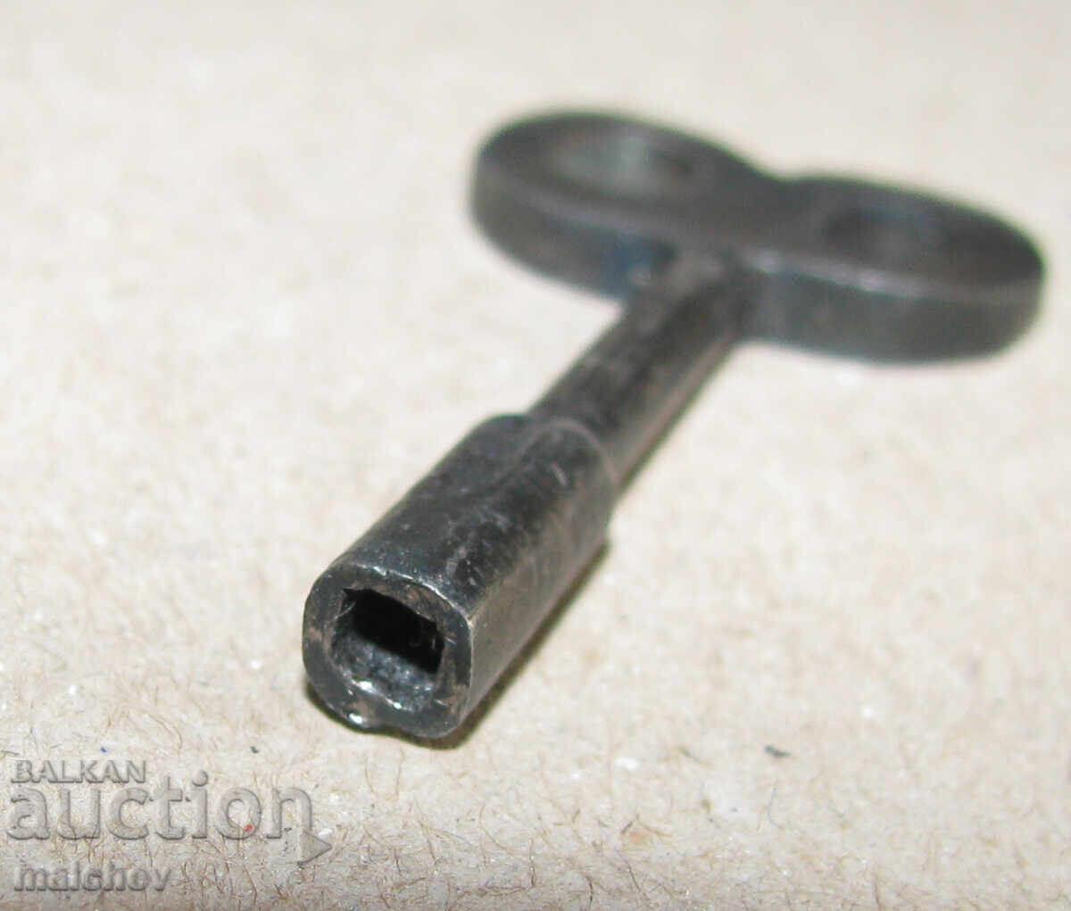 Δημοπρασία Κλειδί για μεταλλικά λαμαρινένια παιχνίδια, άνοιγμα 3/3 χιλ. Έχω 2 τεμ