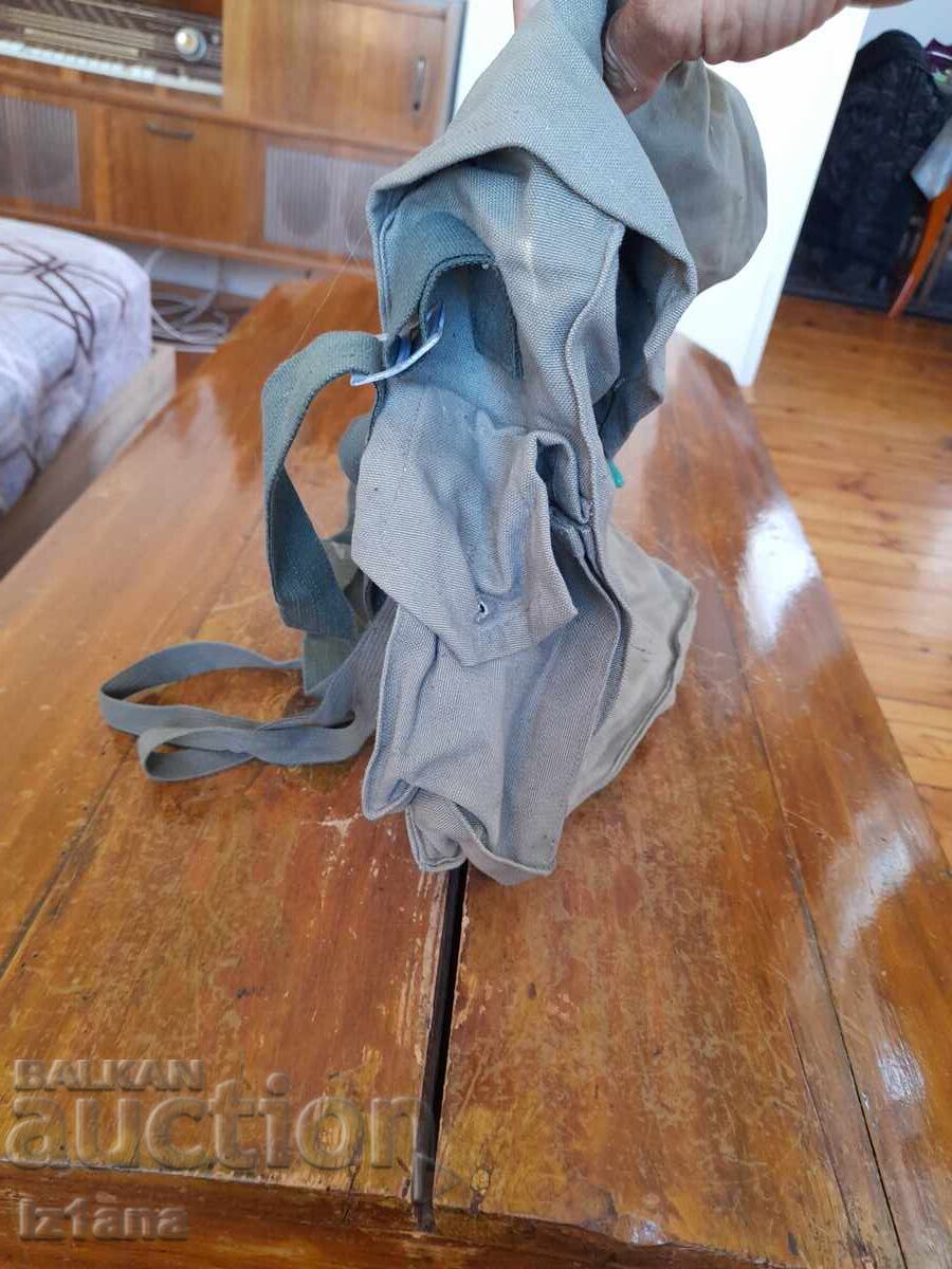 Δημοπρασία Παλιά τσάντα μάσκας αερίου Δημοπρασία Παλιά τσάντα μάσκας αερίου