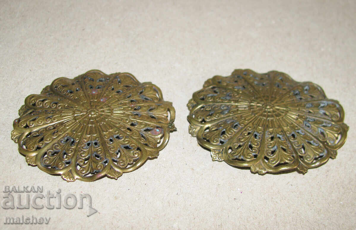 Αρχαία παφτιά με ορειχάλκινη αγκράφα από φολκλόρ ζώνη με τιμή 15.00 BGN | € 7.67