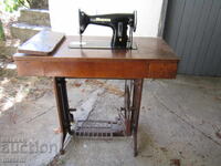 MAȘINĂ DE CUSUT VECHE CEHĂ MINERVA