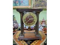 Прекрасен антикварен немски каминен часовник