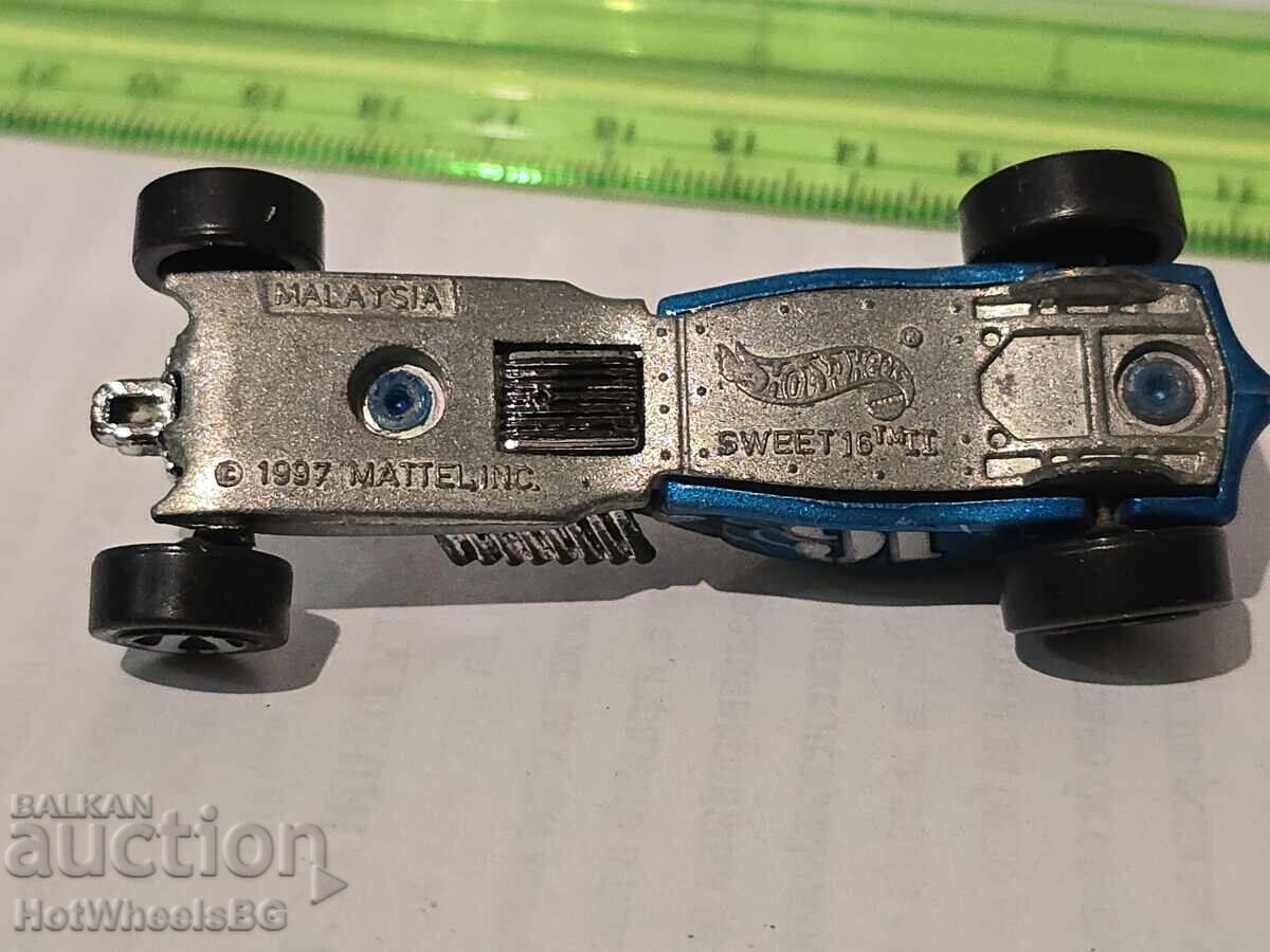 Hot Wheels metal trolley - 6 Hot Wheels metal trolley - 6