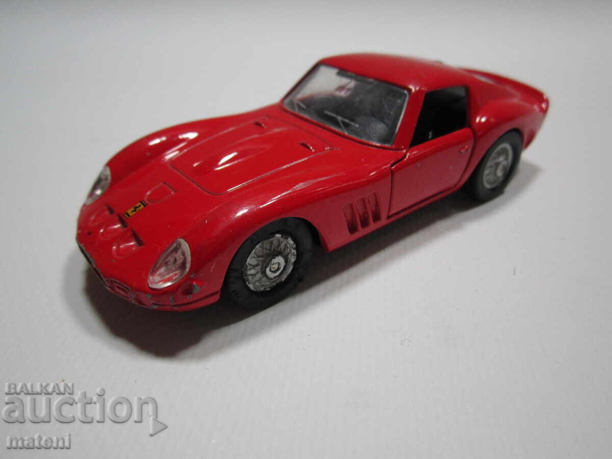 CĂRUCIOR METALIC JUCĂRIE PENTRU COPII MAISTO FERRARI 250 GTO 1/38