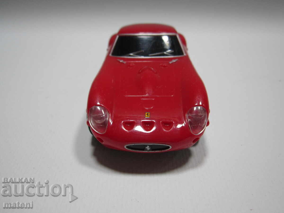JUCĂRIE PENTRU COPII MAȘINĂ AUTO FERRARI 250 GTO cu preț € 2.00 | 3.91 BGN