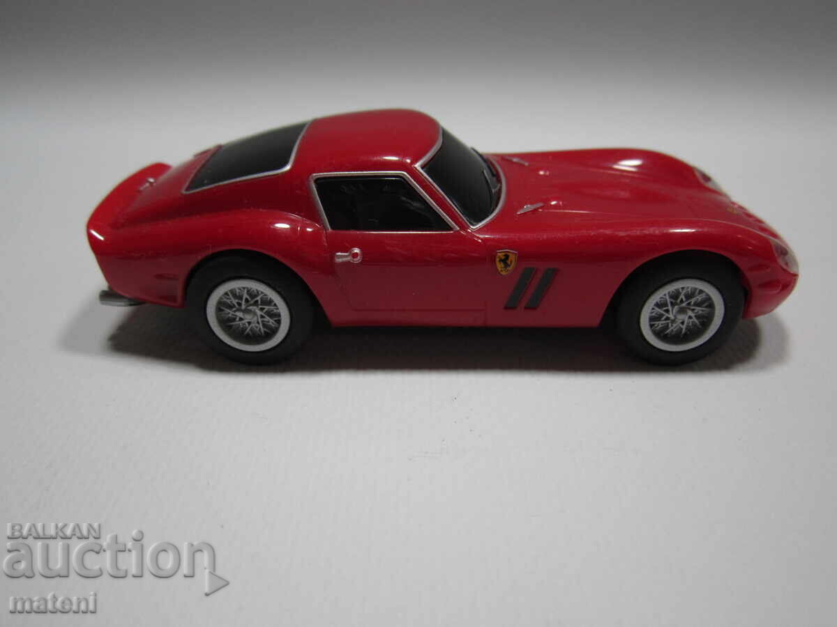 Licitație JUCĂRIE PENTRU COPII MAȘINĂ AUTO FERRARI 250 GTO