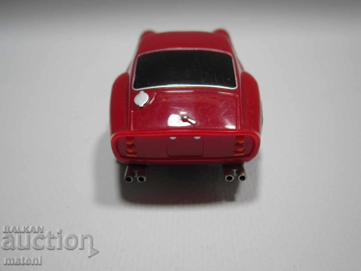 Livrarea JUCĂRIE PENTRU COPII MAȘINĂ AUTO FERRARI 250 GTO