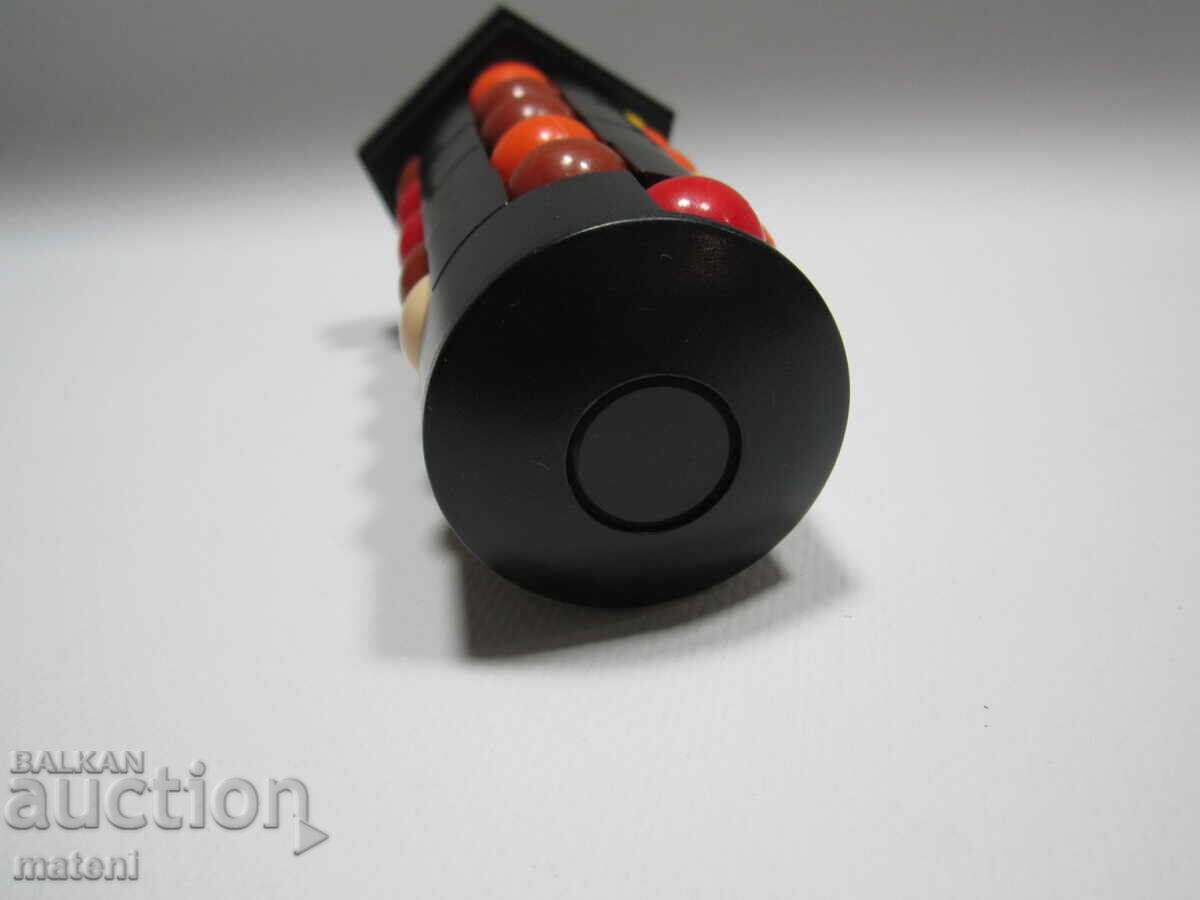 Delivery of OLD CHILDREN'S TOY TYPE RUBIK CYLINDER BALLS Delivery of OLD CHILDREN'S TOY TYPE RUBIK CYLINDER BALLS