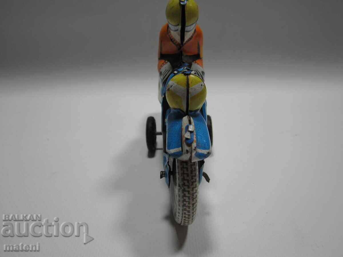 JUCĂRIE VECHE METALICĂ DIN TABLĂ PENTRU COPII, MOTOCICLETĂ cu preț 20.00 BGN | € 10.23