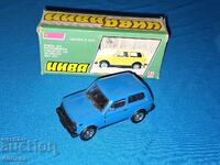 Model metalic rusesc de mașină Lada VAZ 2121 Niva la scara 1:43
