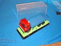 Model rusesc sovietic social KAMAZ 5320 la scara 1:43 URSS
