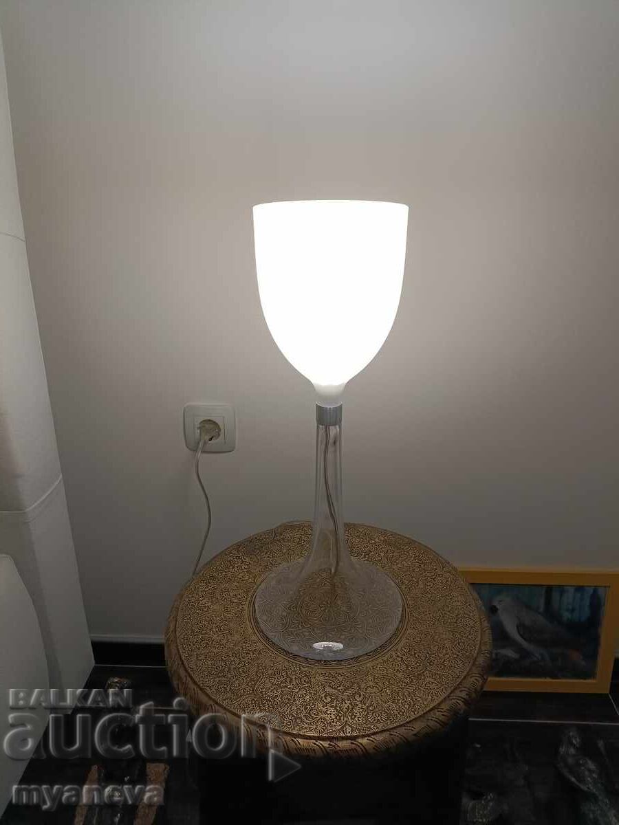 Λαμπάδα επιτραπέζια Philippe Starck με τιμή 100.00 BGN | € 51.13 Λαμπάδα επιτραπέζια Philippe Starck με τιμή 100.00 BGN | € 51.13