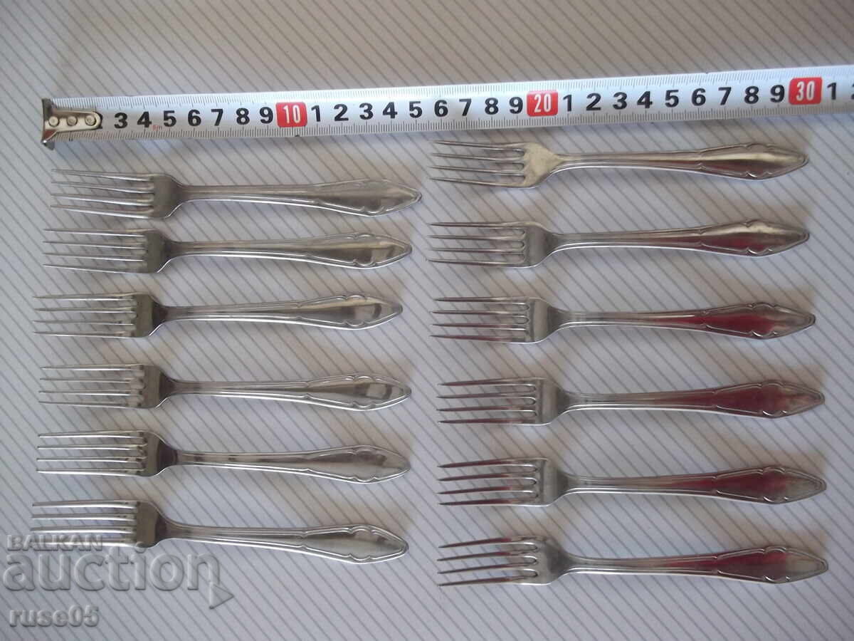 Лот от 12 бр. вилици "П. ДЕНЕВ"