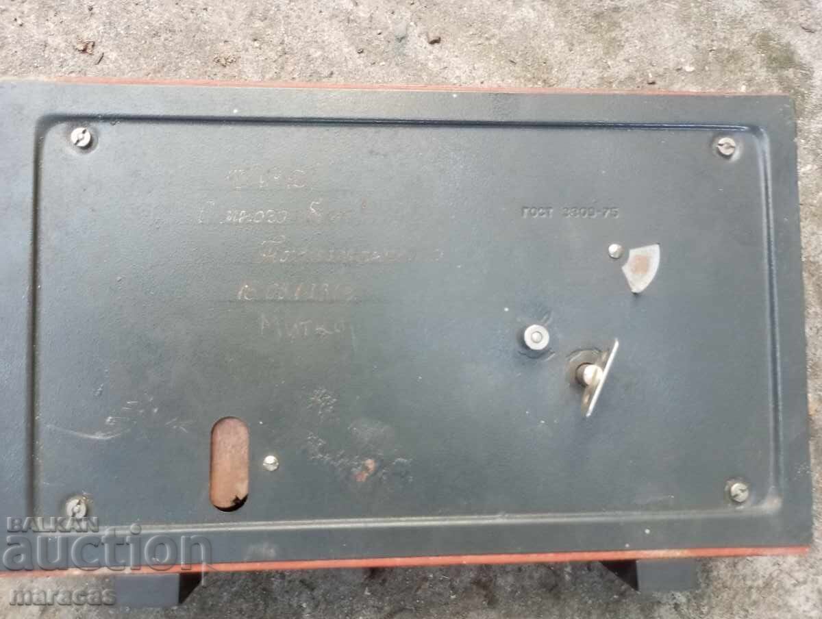 Δημοπρασία Παλιό επιτραπέζιο ρολόι Μαγιάκ Δημοπρασία Παλιό επιτραπέζιο ρολόι Μαγιάκ