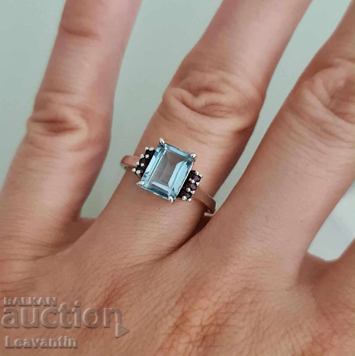 Δημοπρασία Ασημένιο δαχτυλίδι με μπλε τοπάζι και ρουμπίνια