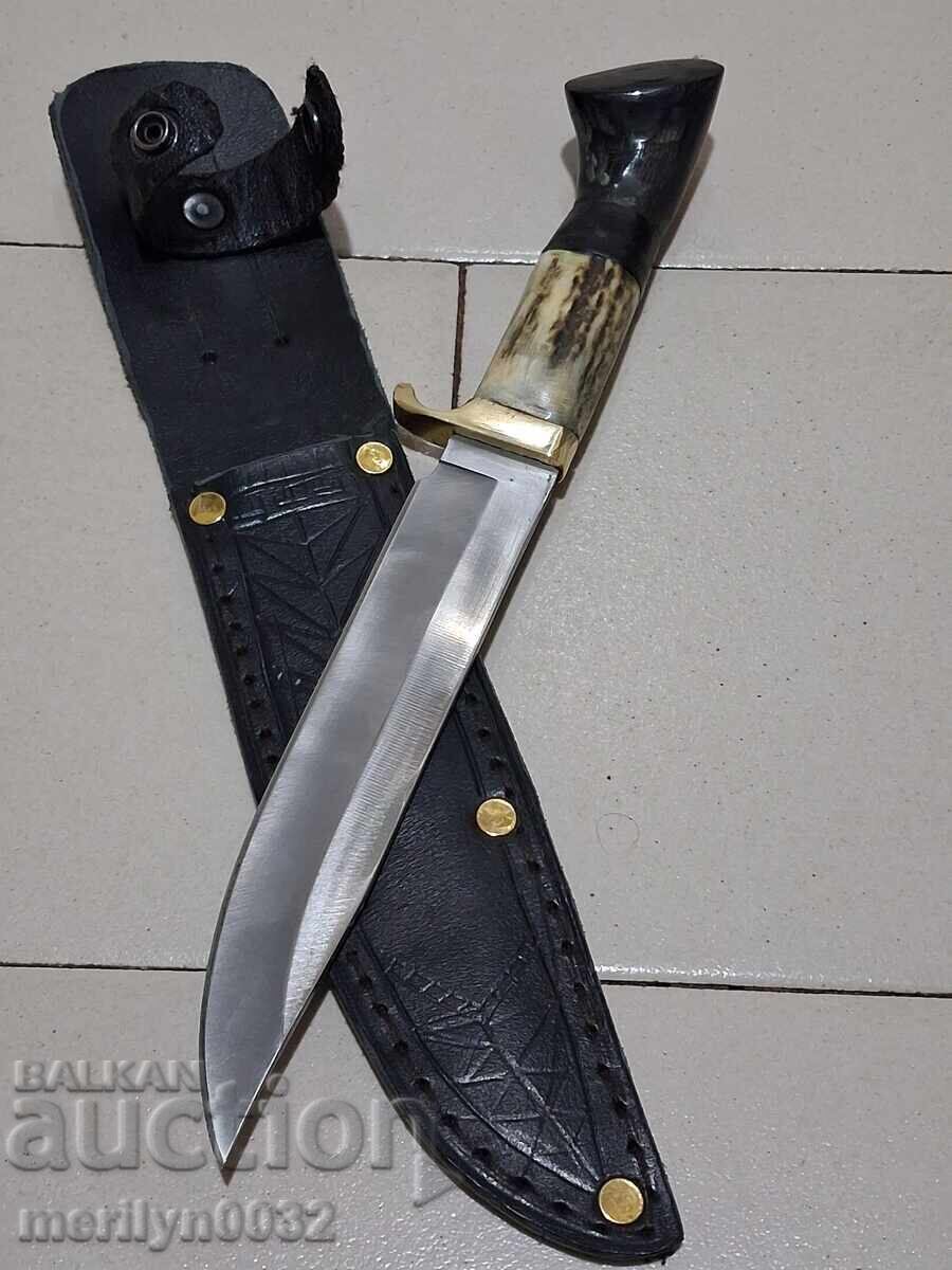 Hunting knife leather sheath handle deer and buffalo horn blade with price 148.00 BGN | € 75.67