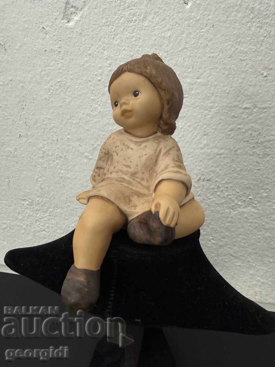 Figurină de porțelan Goebel Nina - marco. Nr. 7440