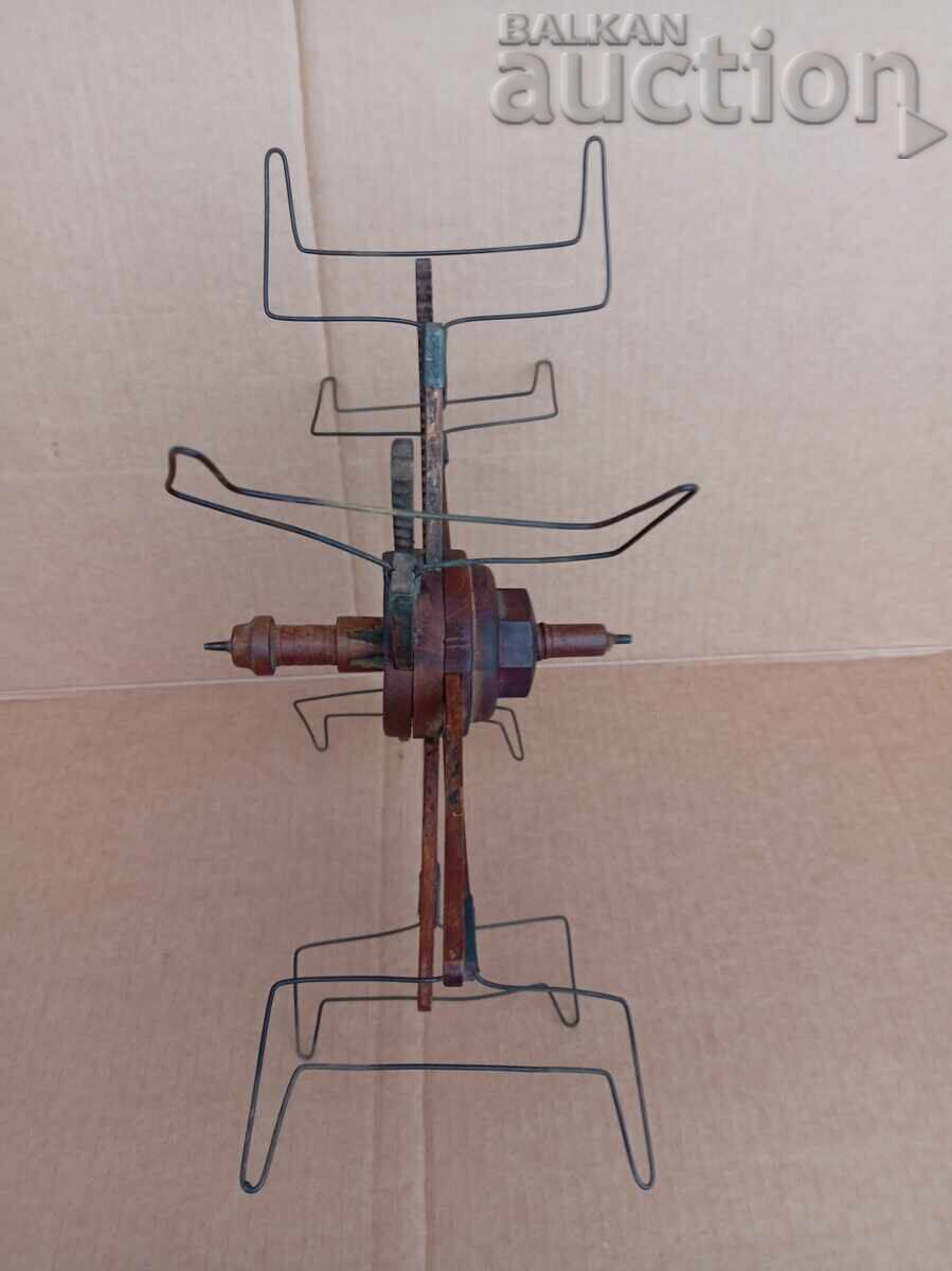 Revival-era reel for winding silk yarn, spinning wheel - 5