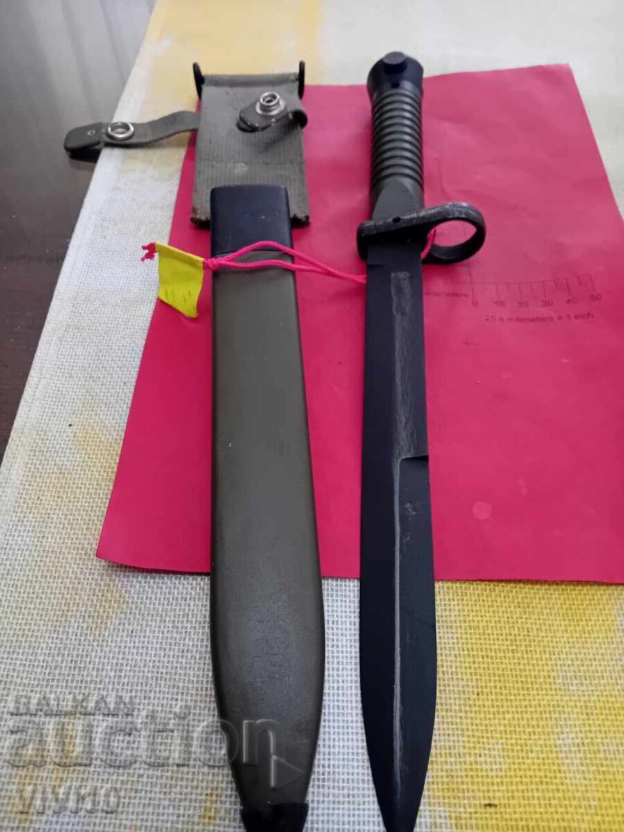 Σετ μαχαιριών ισπανικού στυλ με τιμή 100.00 BGN | € 51.13