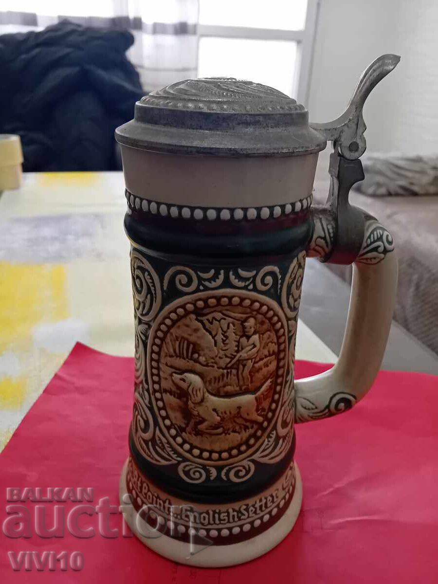 Cană veche, tematică vânătoare cu preț 50.00 BGN | € 25.56