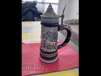 Cană veche de bere, Avon