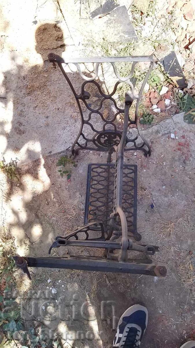 Delivery of Singer sewing machine stand