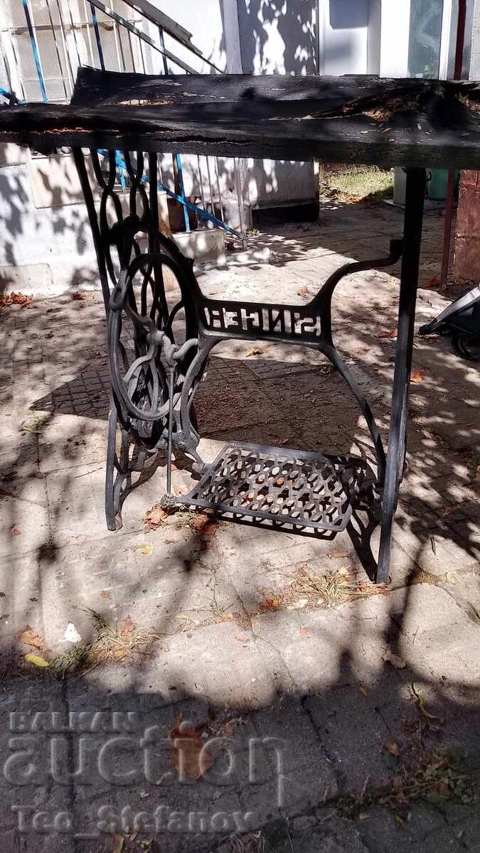 Singer sewing machine stand - 6