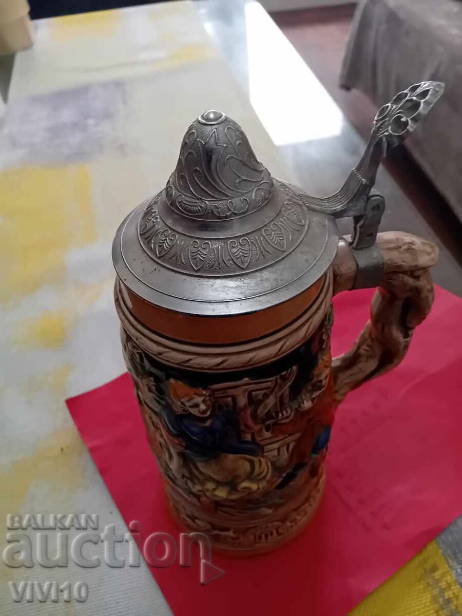 Licitație Cană veche, muzicală pentru bere